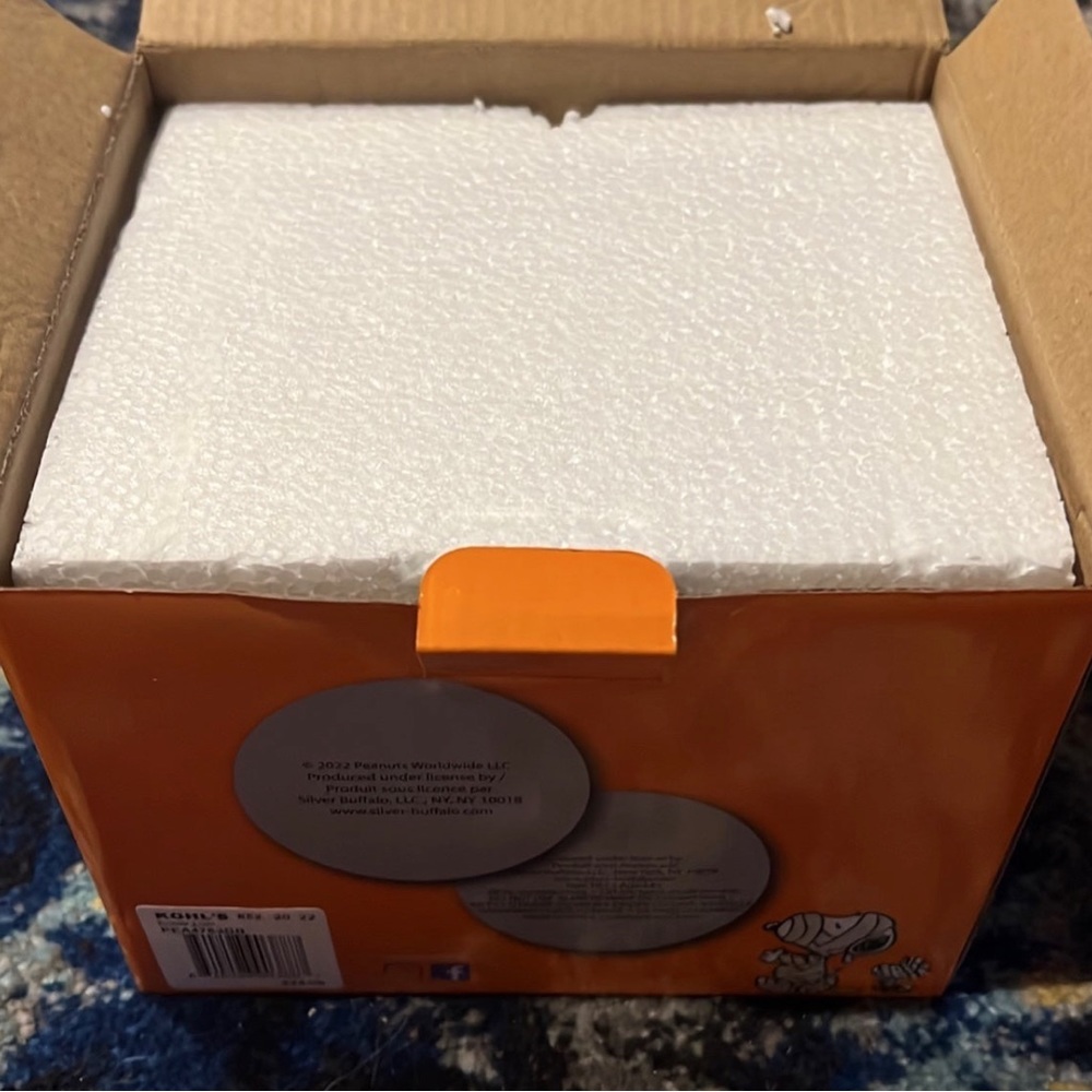 SOLD Peanuts Halloween Snoopy Pumpkin Scene Boxed Ceramic 3D Sculpted Mug New - Picture 7 of 8